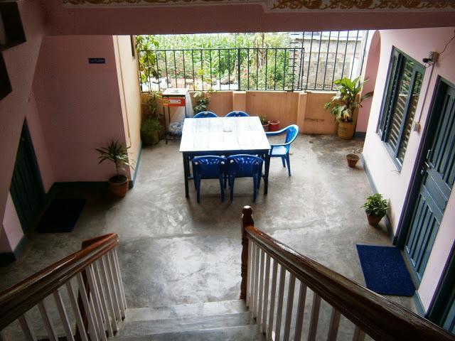 Hotel Lake House Pokhara Bagian luar foto